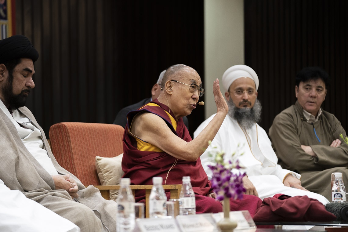 Su Santidad el Dalái Lama hablando en la conferencia sobre «Celebrar la diversidad en el mundo musulmán» en el Centro Internacional de la India en Nueva Delhi, India, el 15 de junio de 2019. Foto de Tenzin Choejor