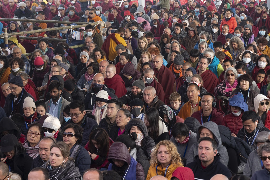 Algunas de las más de 16.000 personas que asistieron a la iniciación de larga vida dada por Su Santidad el Dalái Lama en el terreno de Kalachakra en Bodhgaya, Bihar, India, el 30 de diciembre de 2018. Foto de Lobsang Tsering