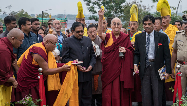 Su Santidad el Dalái Lama inauguró ceremoniosamente el Instituto Dalái Lama de Educación Superior en Bengaluru, Karnataka, India, el 14 de diciembre de 2016. Foto/Tenzin Choejor/OHHDL