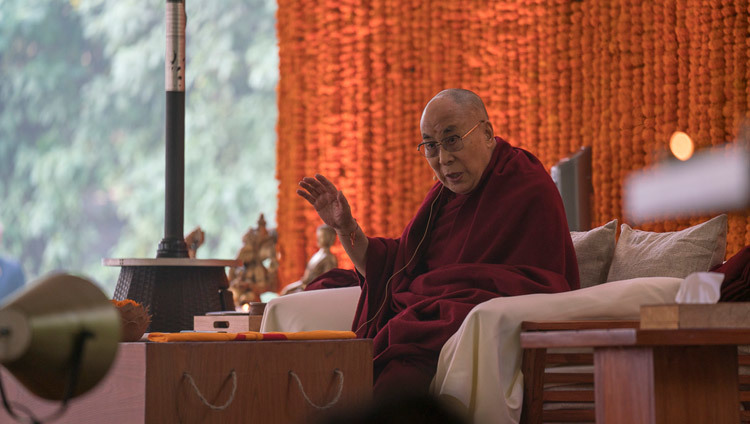Su Santidad el Dalái Lama hablando en las enseñanzas de Vidyaloke en Nueva Delhi, India, el 3 de febrero de 2017. Foto/Tenzin Choejor/OHHDL