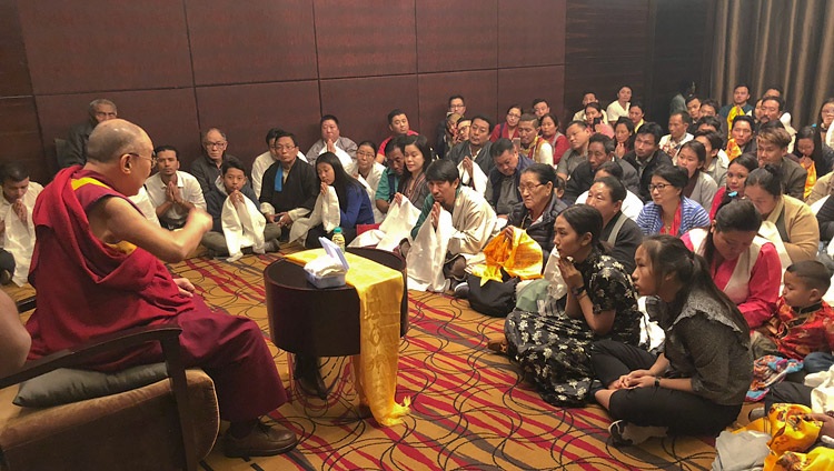 Su Santidad el Dalái Lama se reunió con miembros de la comunidad tibetana en Pune, Maharashtra, India, el 10 de enero de 2018. Foto de Tenzin Taklha