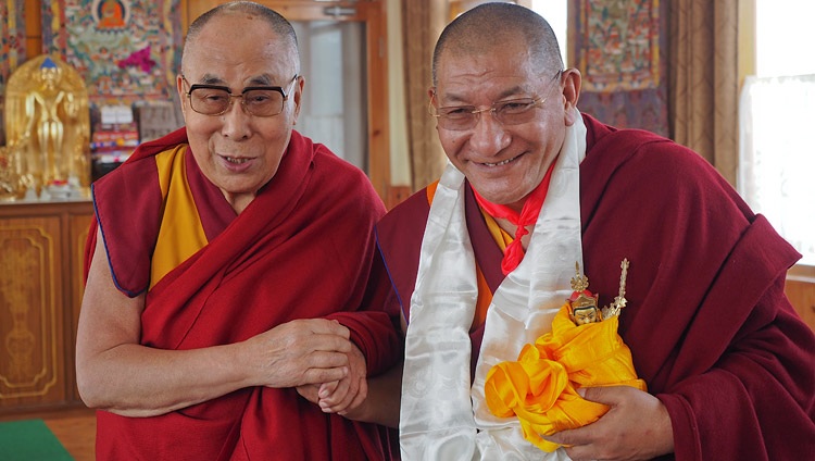 Su Santidad el Dalái Lama con Kathok Getse Rinpoche durante su reunión en Bodhgaya, Bihar, India el 27 de enero de 2018. Foto de Jeremy Russell
