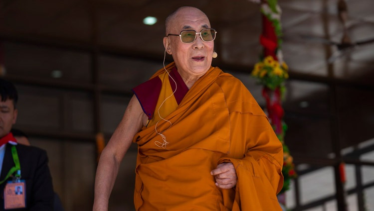 Su Santidad el Dalái Lama dirigiéndose a la multitud durante las celebraciones de su 83º cumpleaños en Leh, Ladakh, J&K, India, el 6 de julio de 2018. Foto de Tenzin Choejor