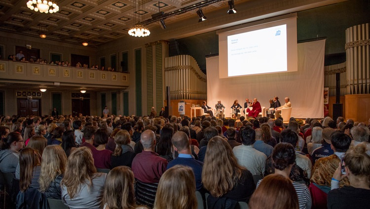 Una vista desde la parte posterior del Centro de Conferencias de la Universidad de Ciencias Aplicadas de Zurich durante el simposio sobre «Valores Humanos y Educación» en Winterthur, Suiza, el 24 de septiembre de 2018. Foto de Manuel Bauer