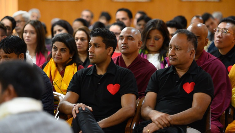 Miembros de la audiencia escucharon a Su Santidad el Dalái Lama hablando durante su reunión con budistas indios y estudiantes de comunicación de masas en su residencia de Dharamsala, HP, India, el 15 de noviembre de 2019. Foto de Tenzin Choejor
