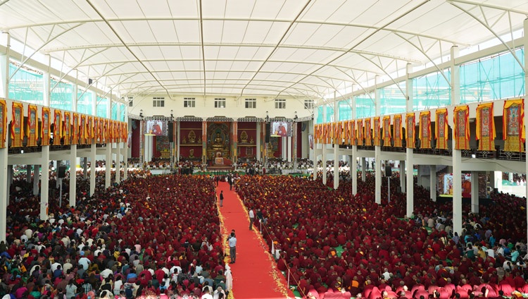 Una vista del nuevo patio de debates de Drepung Gomang en Mundgod, Karnataka, India, durante la visita de Su Santidad el Dalái Lama el 14 de diciembre de 2019. Foto de Lobsang Tsering