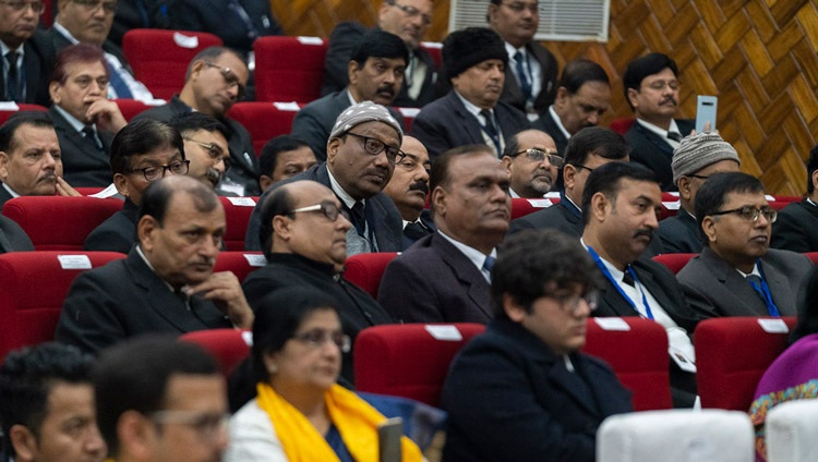 Miembros de la audiencia escuchando la charla de Su Santidad el Dalái Lama en la Academia Judicial de Bihar en Patna, Bihar, India, el 18 de enero de 2020. Foto de Lobsang Tsering