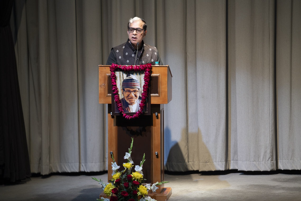 El Juez de la Corte Suprema, Juez AK Sikri, hablando en la 1ª Conferencia Conmemorativa de Yuvraj Krishan en el Auditorio Siri Fort en Nueva Delhi, India el 8 de diciembre de 2018. Foto de Lobsang Tsering