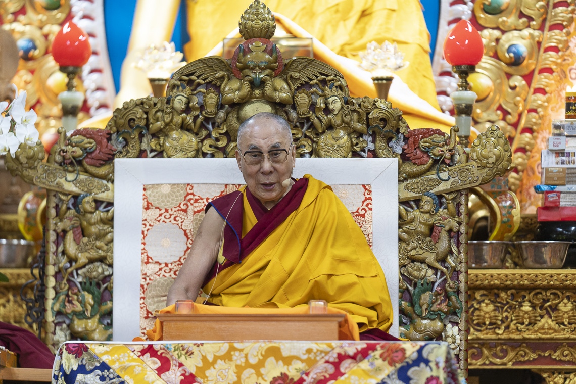 Su Santidad el Dalái Lama hablando en el segundo día de enseñanzas en el Templo Principal Tibetano en Dharamsala, HP, India el 4 de octubre de 2019. Foto de Ven Tenzin Jamphel