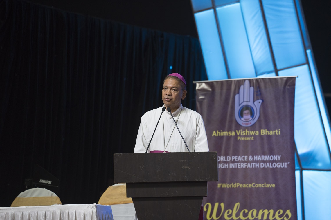 El Arzobispo Félix Anthony Machado durante su discurso dentro del diálogo interreligioso en Mumbai, India, el 13 de agosto de 2017. Foto de Tenzin Choejor/OHHDL 