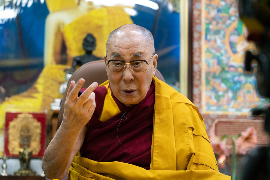 Su Santidad el Dalái Lama durante su enseñanza en vivo a vistas alrededor del mundo desde su residencia en Dharamsala, HP, India el 16 de mayo de 2020. Foto de Ven Tenzin Jamphel