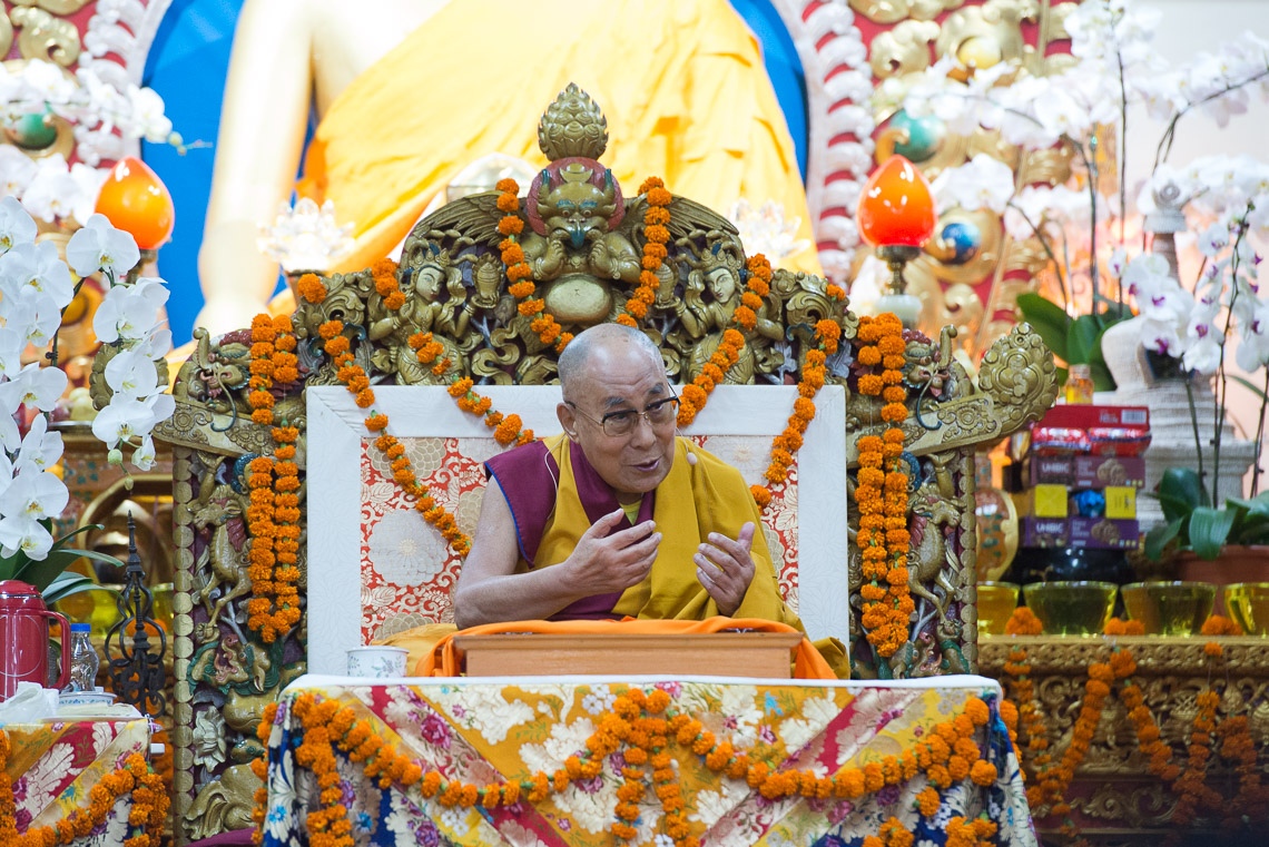 Su Santidad el Dalái Lama hablando en el último día de sus enseñanzas para los discípulos del sudeste asiático en el Tsuglagkhang en Dharamsala, HP, India, el 1 de septiembre de 2017. Foto de Tenzin Choejor/OHHDL 