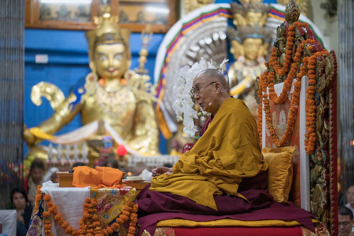 Su Santidad el Dalái Lama hablando en el último día de sus enseñanzas para los discípulos del sudeste asiático en el Tsuglagkhang en Dharamsala, HP, India, el 1 de septiembre de 2017. Foto de Tenzin Choejor/OHHDL