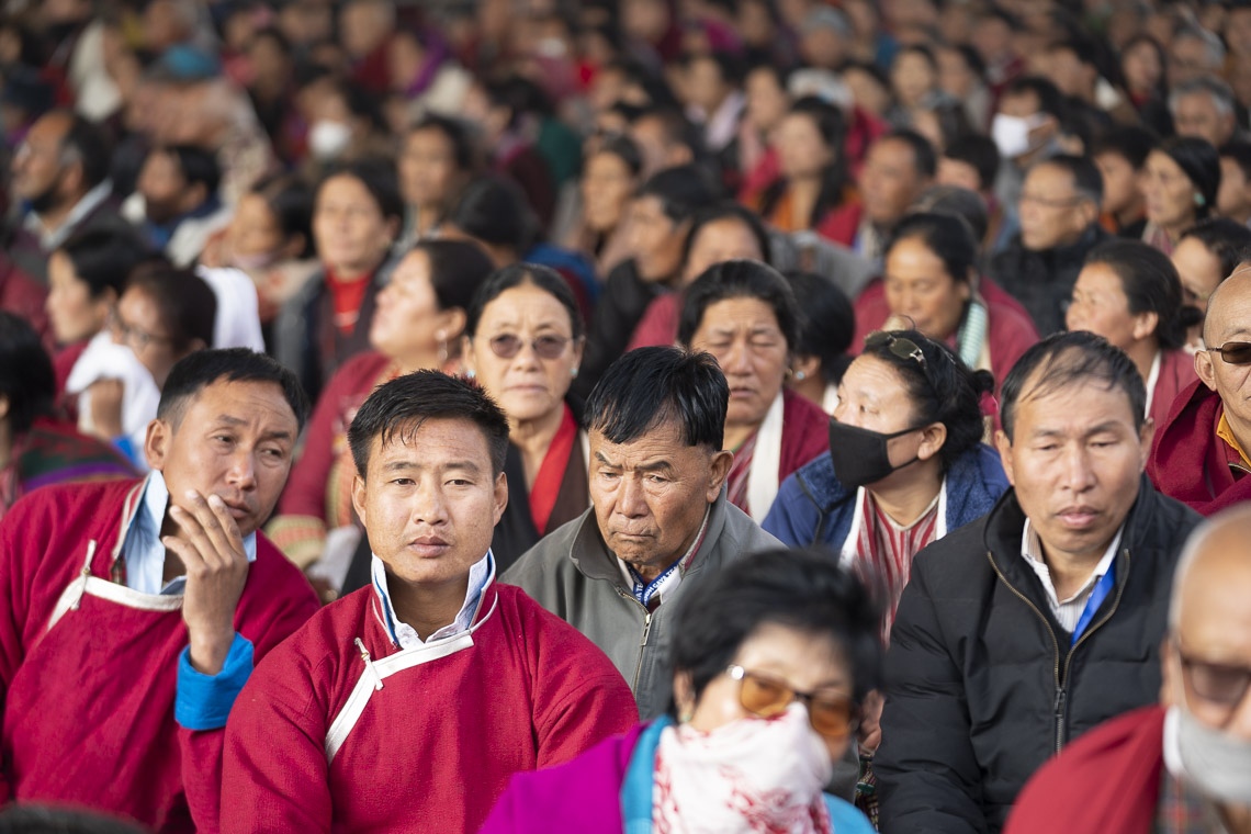 Algunas de las casi 15.000 personas que asistieron a la enseñanza de Su Santidad el Dalái Lama en el Kalachakra Ground en Bodhgaya, Bihar, India, el 24 de diciembre de 2018. Foto de Lobsang Tsering