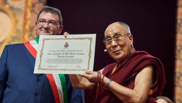 Un empoderamiento de Avalokiteshvara y una charla pública concluyen la gira europea