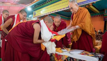 Ceremonia de entrega de los primeros títulos de Geshe-ma y el Jubileo de Oro del CST Mundgod a las monjas