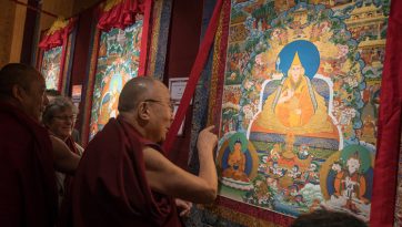 Su Santidad el Dalái Lama visita el Instituto Norbulingka