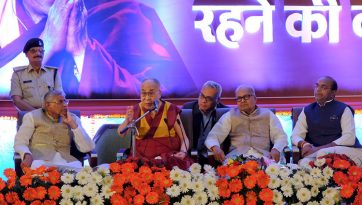 Su Santidad el Dalái Lama visita Madhya Pradesh para hablar sobre el medio ambiente y la felicidad