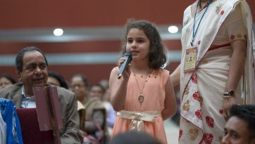 Invitado de la Universidad Abierta del Estado de Krishna Kanta Handiqui y el Puesto de Libros de Abogados y del Festival Namami Brahmaputra