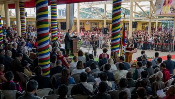 La delegación de Congreso de los EE.UU recibe una cálida bienvenida en Thekchen Chöling