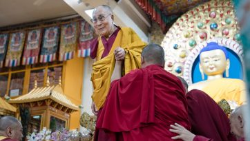 Iniciación de Avalokiteshvara al comienzo del mes de Saga Dawa