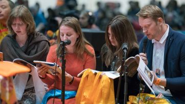 Reunión con los medios de comunicación y enseñanzas sobre las «Etapas de la Meditación» y las «Etapas Concisas del Camino»