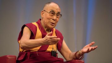 Su Santidad el Dalái Lama felicita al Dr. Mahathir Mohamad