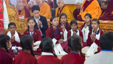 El Sutra de la Rueda del Dharma y el Sutra del Brote de Arroz