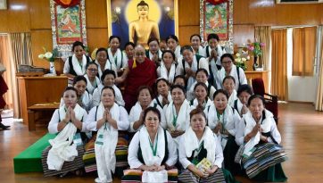 Reunión con representantes de la Asociación de Mujeres Tibetanas