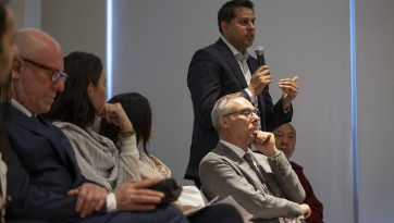Diálogo con líderes mundiales de la juventud
