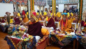 La Administración Central Tibetana ofrece a Su Santidad el Dalái Lama oraciones por su larga vida
