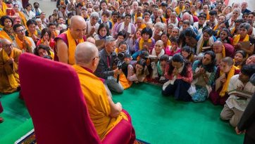 Encuentro con los estudiantes de Tibet House, en Nueva Delhi