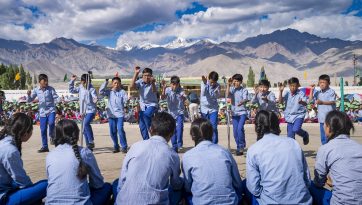 Visita a la escuela de la Aldea de los Niños Tibetanos SOS