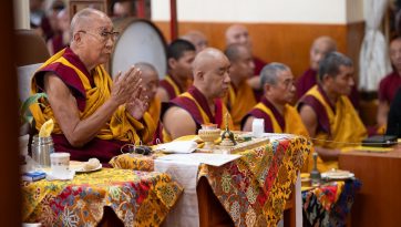 Mani Dhungdrub, la Recitación de Om mani padme hung
