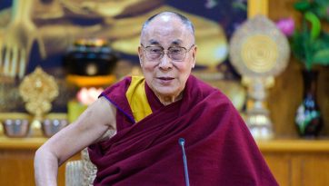 Su Santidad el Dalái Lama habla a los miembros de la prensa tibetana sobre su alta del hospital de Nueva Delhi