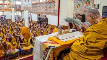 Tratado Conciso de las Etapas del Camino a la Iluminación e Iniciación de Avalokiteshvara Jinasagara