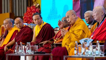 Discurso en la Primera Cumbre Budista Mundial